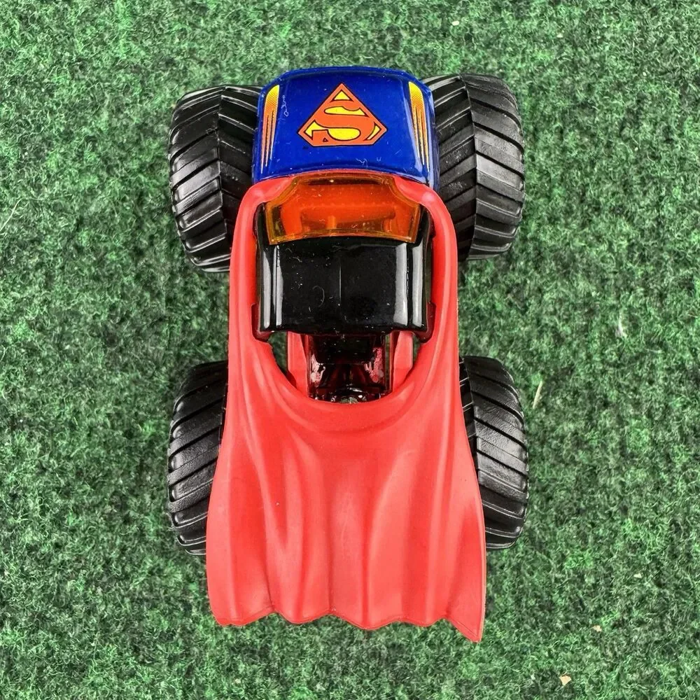 2008 HOT WHEELS MONSTER JAM SUPERMAN 50/75 BLUE MJ78